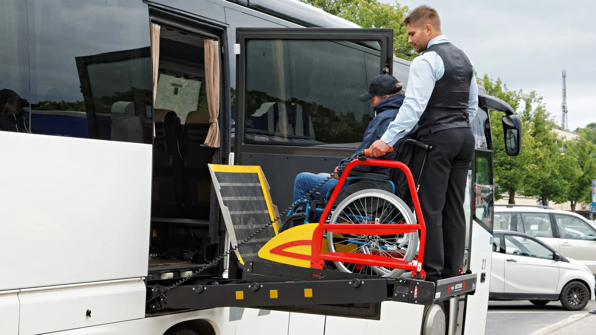 The lift travels smoothly up to the level of the door.